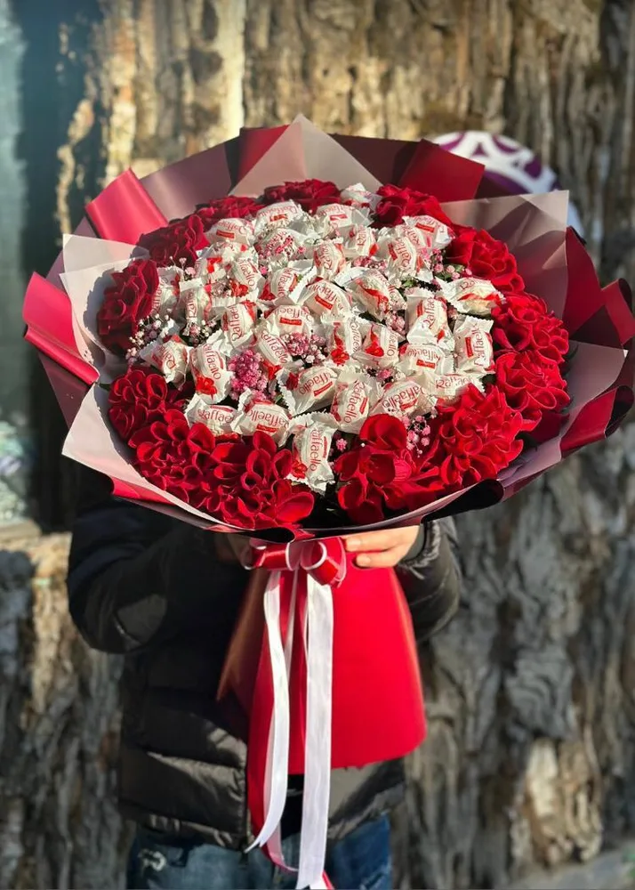 Zərif Məlahət Gül Buketi